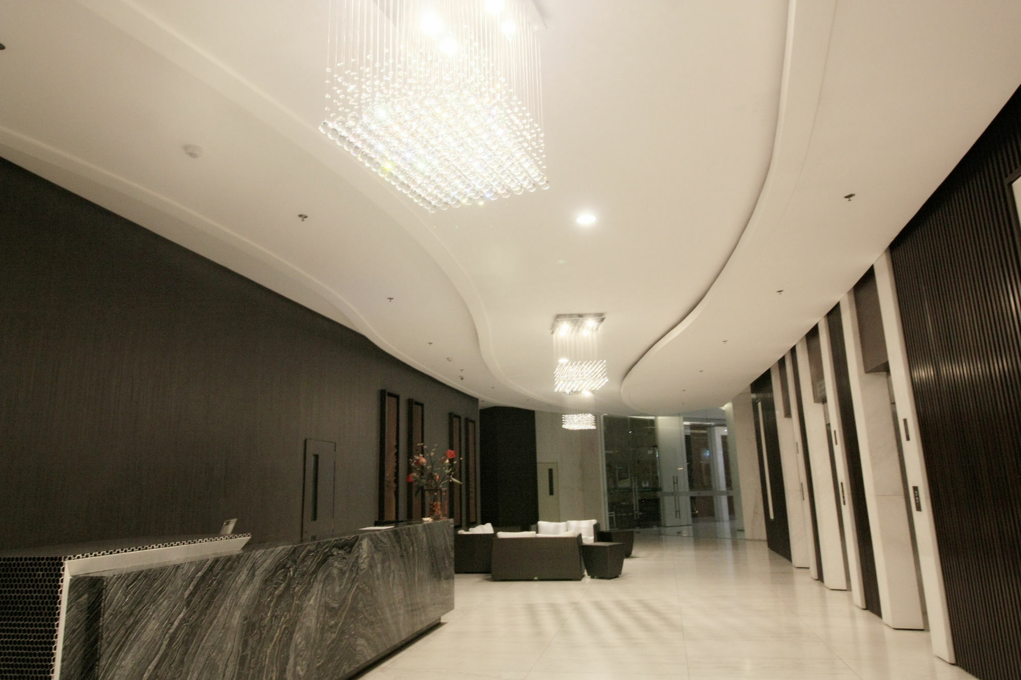 Maxstays - Max Style @ Fort Victoria Makati City Buitenkant foto