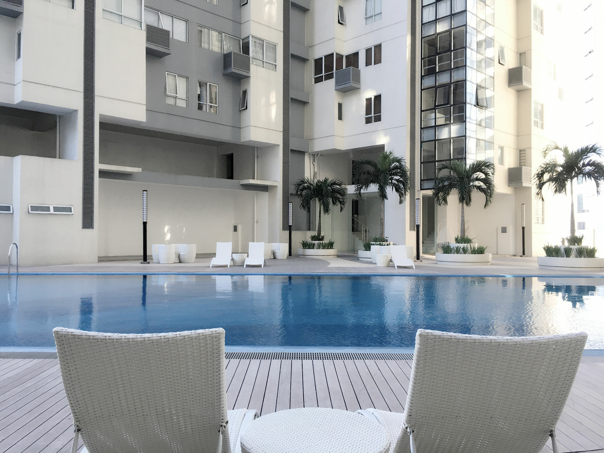 Maxstays - Max Style @ Fort Victoria Makati City Buitenkant foto